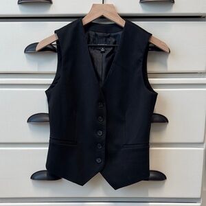 Evereve black vest
